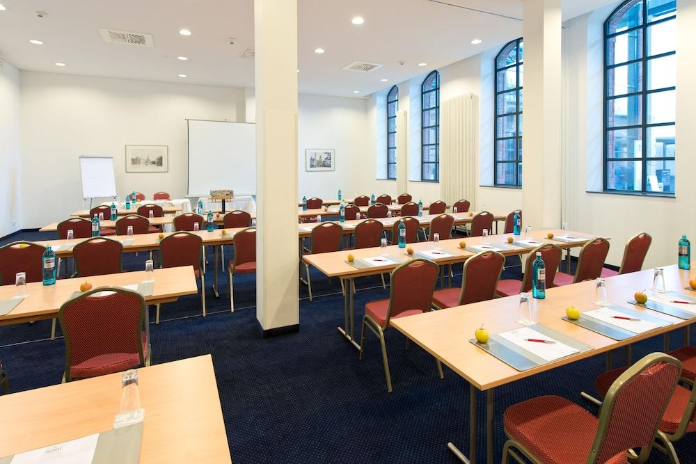 Achat Hotel Offenbach Plaza Exterior foto